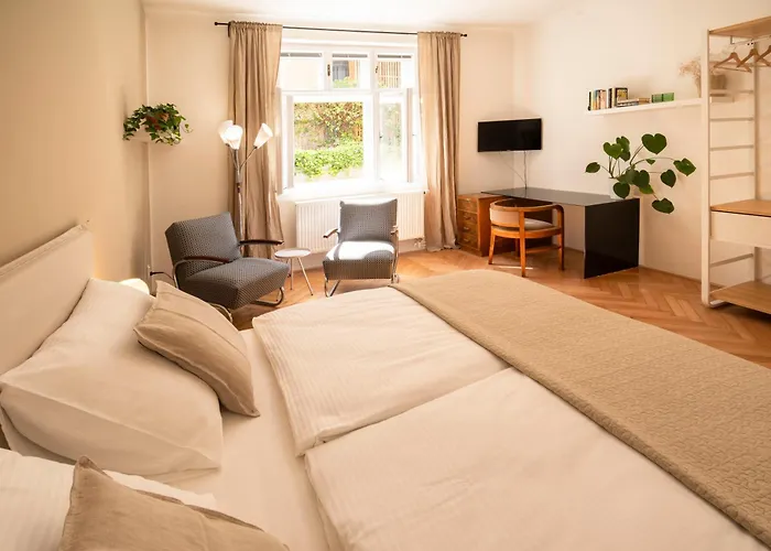 Bed & Breakfast & Klafe Brno
