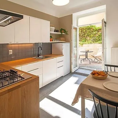 Bed & Breakfast & Klafe 3*