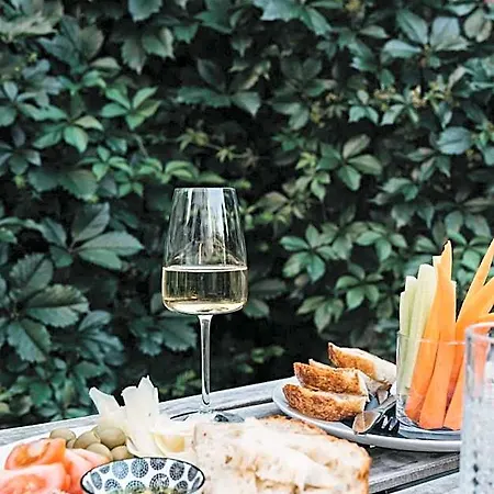 Bed & Breakfast & Klafe Brno