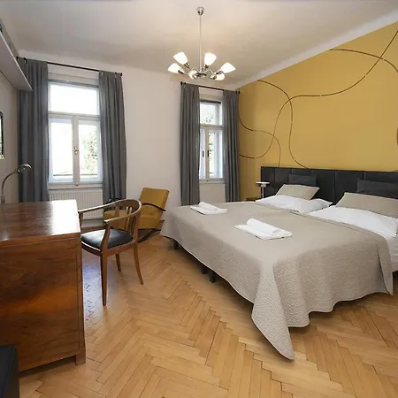 Bed and Breakfast & Klafe 3*